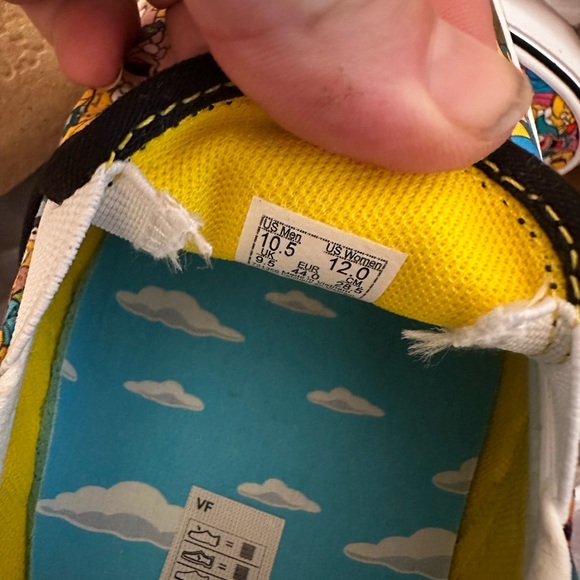 Simpsons x Vans ComfyCush Slip-ons Brand New with tag in box size 10.5 - Picture 5 of 9